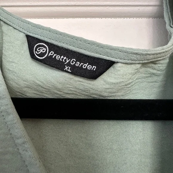 2 peice Wide Leg Set Pretty Garden Sage Green - Picture 3 of 4